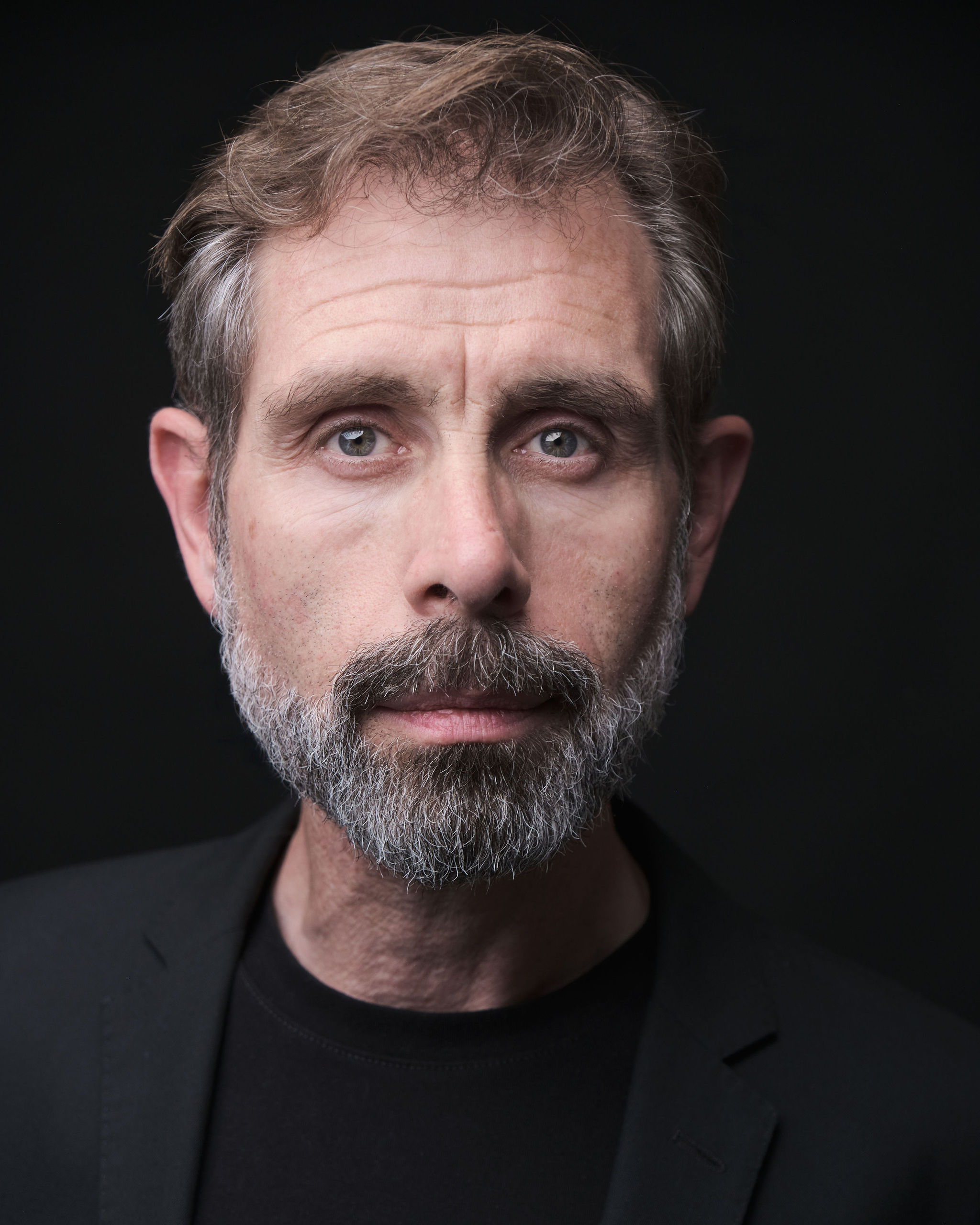 Iago Cabrero actor — Villain archetype, close portrait, black jacket
